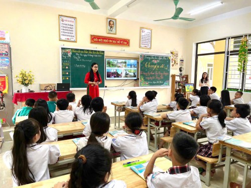 Thực hiện kế hoạch năm học 2024-2025, ngày 26/3, trường Tiểu học Nghi Phú 1 đã tổ chức thành công buổi sinh hoạt chuyên môn cấp trường với các chuyên đề bổ ích