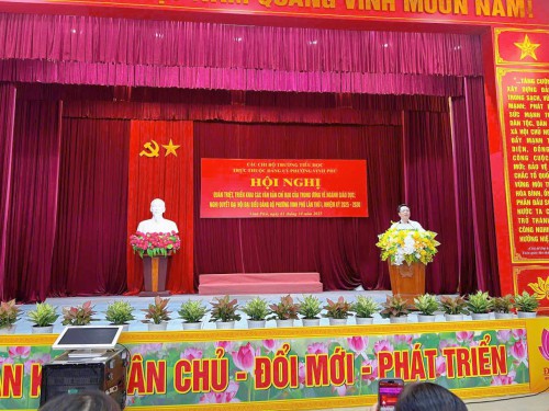 HỘI NGHỊ QUÁN TRIỆT, TRIỂN KHAI CÁC VĂN BẢN CHỈ ĐẠO CỦA TRUNG ƯƠNG VỀ GIÁO DỤC VÀ NGHỊ QUYẾT ĐẠI HỘI ĐẢNG BỘ PHƯỜNG VINH PHÚ LẦN THỨ I, NHIỆM KỲ 2025–2030